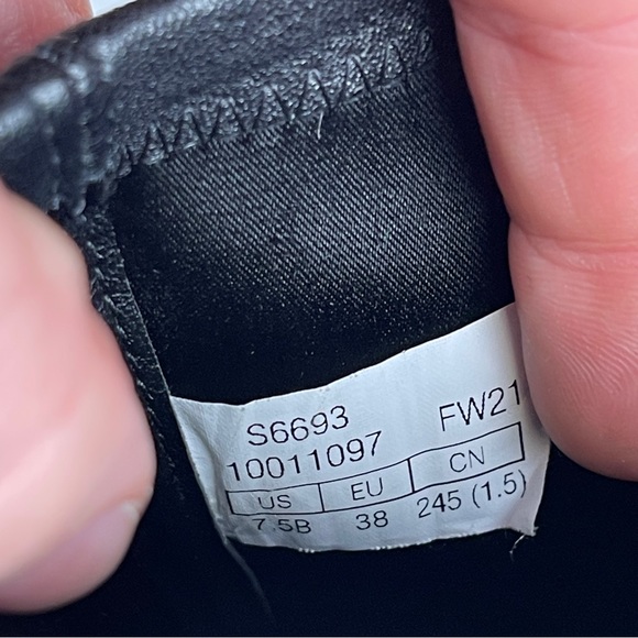 Stuart Weitzman Sleek 60 Leather Block Heel Sock Booties Size 38 - Picture 16 of 16